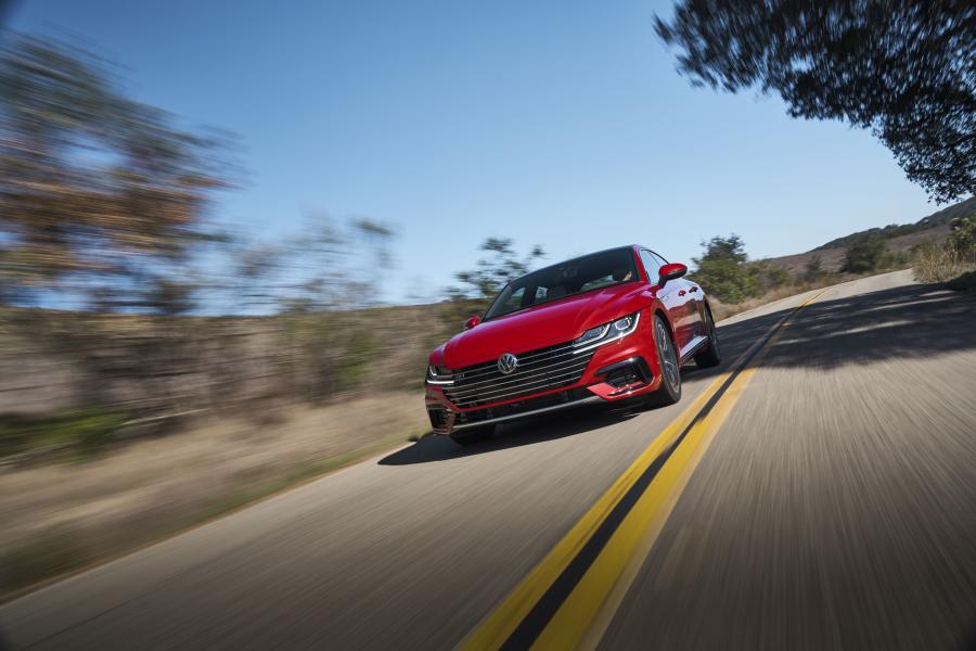  Volkswagen Arteon 4Motion R-Line 2019 года  (NA) (фото 23 из 40)